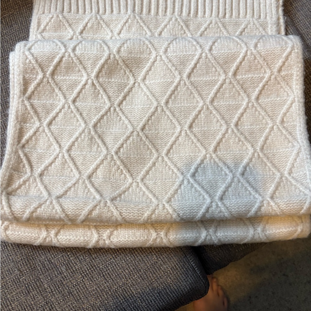 Elegant Cream Knit Scarf